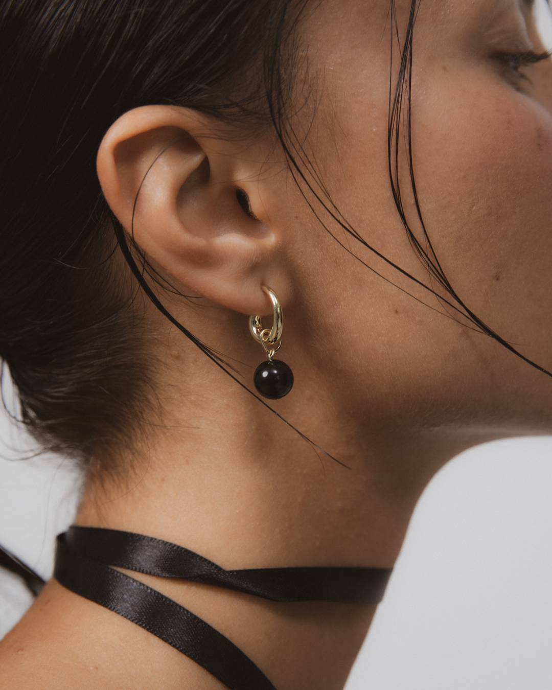 Swirl Charm Earrings - Onyx